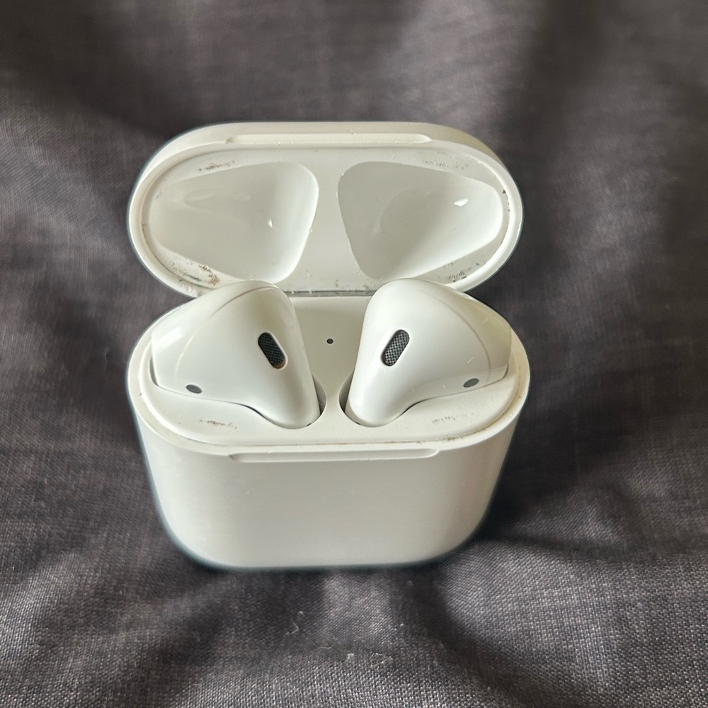 Apple airpods 2nd generation